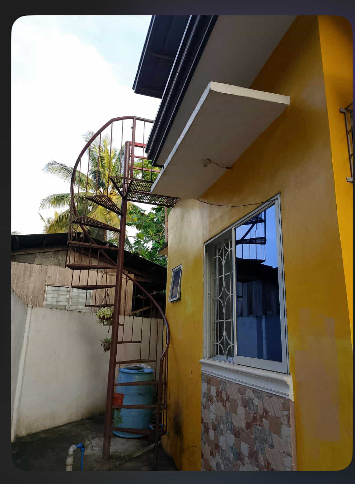 House - Image 2